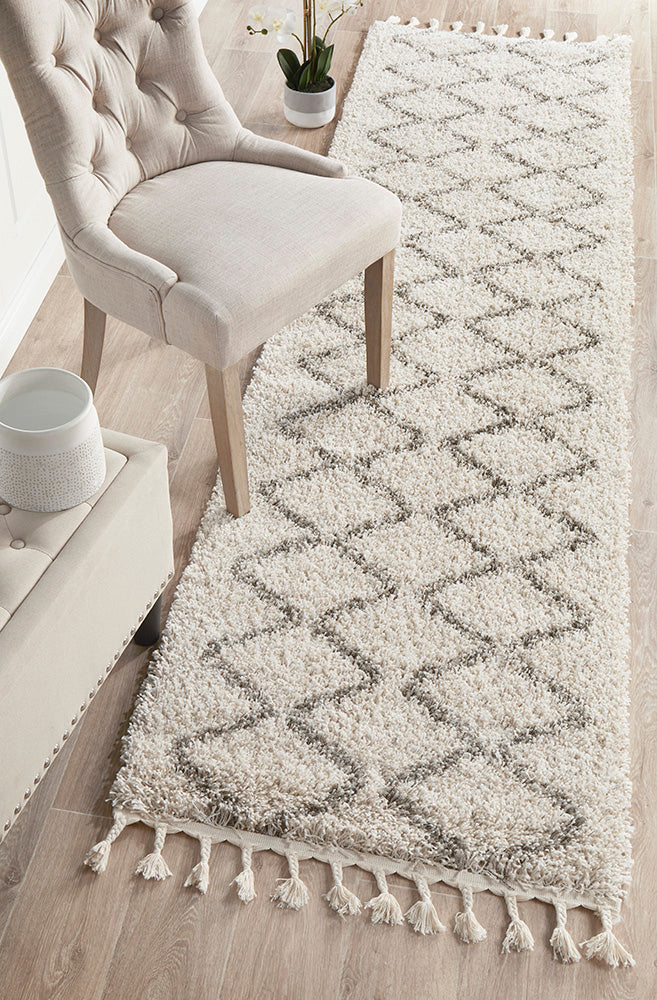 Saundra 11 Natural Runner Rug