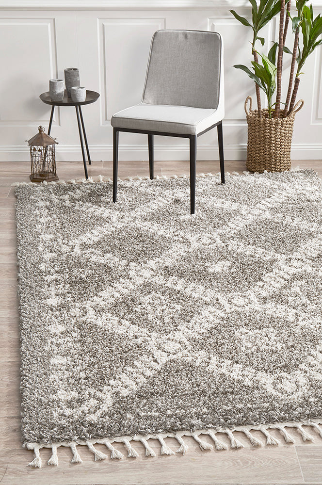 Saundra 33 Grey Rug